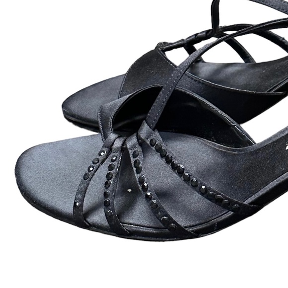 Nina Gina LS Luster Black Satin with Rhinestone Trim Sandal heels size 9.5M - Picture 3 of 5